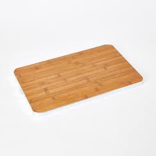 WOODEN CUTTING BOARD